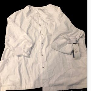 A white 5X Grey’s Anatomy jacket